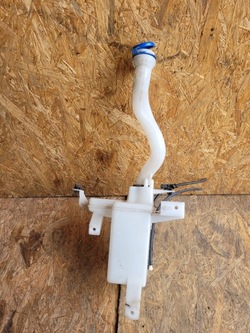 Бачок склоомивача suzuki swift mk7 mk-7 рестайлінг фото №1