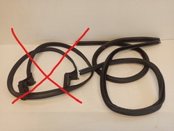 Прокладка дверь нижняя audi a3 8v cabrio 8v7831707b фото №1