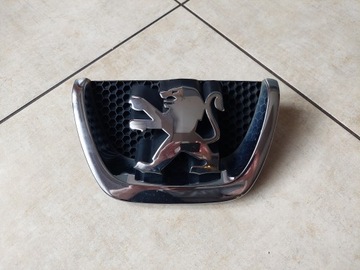 Решітка радіатора - решітка - знак - peugeot 5008 i - 09-13 фото №1