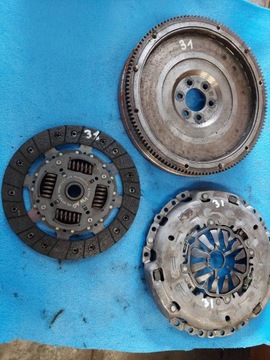 Зчеплення колесо жорсткий vw golf vii 1.6tdi 04l105273 фото №1