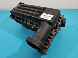 Корпус фільтра повітря vw golf v 3c0129607af 1.9 tdi фото №1