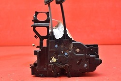 Замок двері лівий перед переднє eu 81310-2b020 hyundai santa fe 2 ii 06-10 фото №1