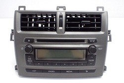 Радио cd заводские оригинал subaru trezia 11r фото №1