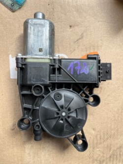 172 alfa romeo stelvio моторчик подъёма стёкла передний правое 0130822068 фото №1