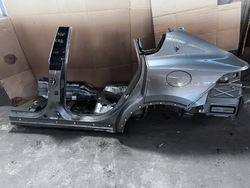 Maserati levante m161 ліва задня чверть крило з стійкою b 672/b фото №1