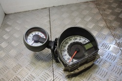 Спідометр  прилади з obrotomierzem toyota aygo фото №1