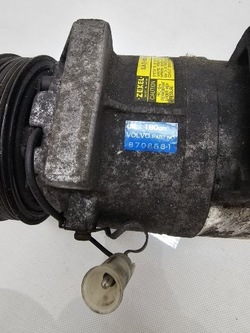 Volvo xc70 2.4 компресор кондиціонера 8708581 фото №1