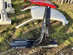 Поріг стійка середній лівий skoda enyaq фото №1