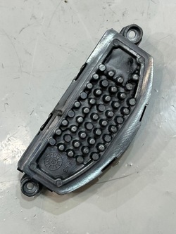 Резистор вентилятор passat b8 3q0907521a фото №1