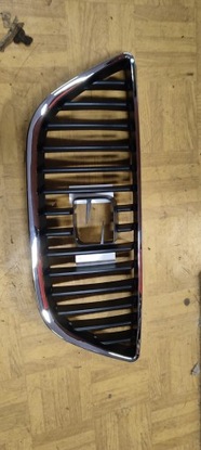 Решётка решётка радиатора seat ibiza 6j 2008-2012r дорестайлинг 6j08536519b9 чёрный хром фото №1