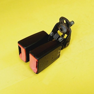 Застібка ременя безпеки середній зад ford focus 33031805 nr368 фото №1