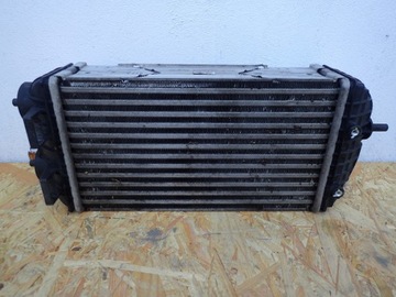 Інтеркулер kia sportage 4 iv 28270-2b743 фото №1