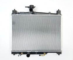 Радиаторов воды toyota yaris 1.0 автомат 99 - 09.05 фото №1