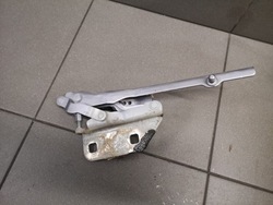 Петля капота праві audi a8 d3 4e0823302f фото №1