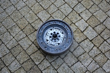 Колесо двухмассовый vw passat b8 03n105266 фото №1