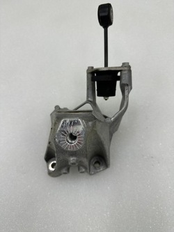 Лапи підтримка двигуна audi vw 4m0199307af оригінал фото №1