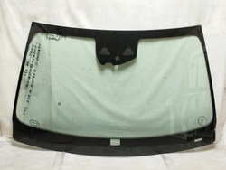 Стекло передняя mercedes w206 2021- камера hud or фото №1