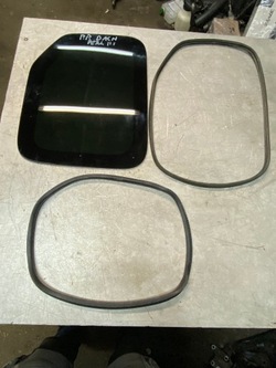 Скло дах дахова права перед citroen berlingo iii peugeot partner 08-18 фото №1