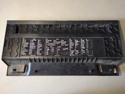 Mercedes actros mp4 защита накладка заглушка предохранителей a9606883306 фото №1