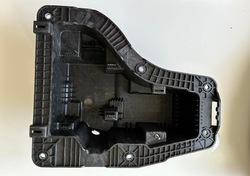 Крепление акумулятора корзина правые jeep grand cherokee wl 2021 2022 2023 фото №1