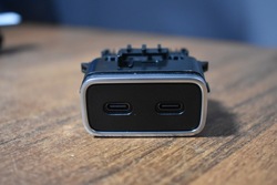 Ідеальні з'єднувач port usb-c x2 mercedes w167 фото №1