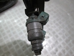 Інжектор 1.6 sr vw seat audi skoda 037906031aa фото №1