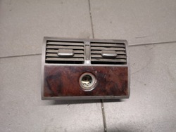 Решітка повітропровід тунелю зад audi a8 d2 4d0819203g фото №1