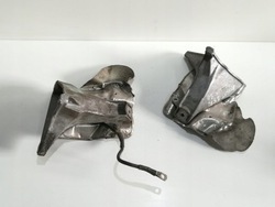 Лапи двигателя правая vw passat b5 fl 2,0 8d0199308af фото №1