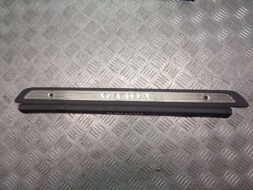 Планка порогова внутрішня правий перед volvo v40 фото №1