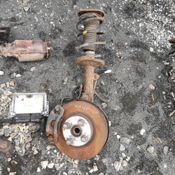 Поворотна опора амортизатор ліва toyota corolla e12 2.0 фото №1