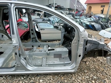 Чверть поріг правий перед nissan note e11 фото №1