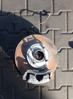 Ford b-max 1.6 16vti ступица передняя левая фото №1