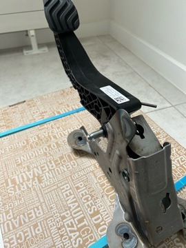 Педаль зчеплення renault оригінальний номер 465036ua5d фото №1