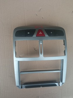 Панель решітка рамка консолі середня peugeot 307 sw 2001-2005 9634505077 фото №1