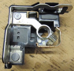 Клема плюсова mercedes c клас w205 1.6 бензин європа фото №1