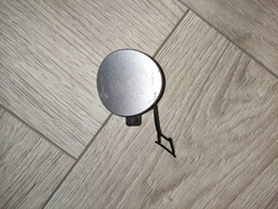 Заглушка фаркоп бампера зад vw golf vii 5g6807441 фото №1