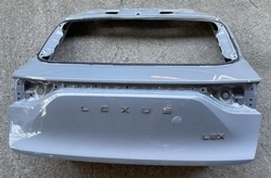 Lexus lbx крышка задняя зад фото №1