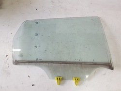 Nissan qashqai i j10 08r стекло дверь правая зад фото №1