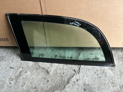 Opel omega b скло праві зад універсал фото №1