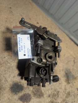 Насос вприскувальний vw golf 1 1,6d 068130107 фото №1