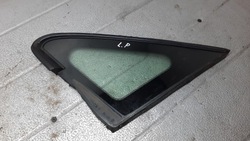 Скло кузовна лівий перед honda stream 1.7b 01r фото №1