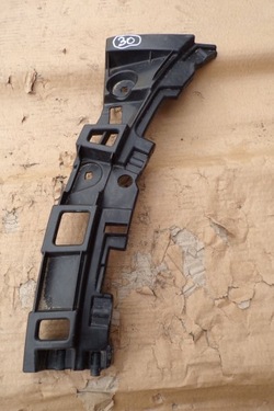 Ползун бампера правые зад 760807394a vw touareg iii фото №1