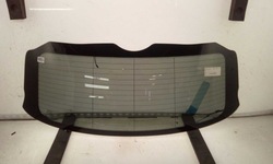 Стекло задняя зад bmw 2 active tourer f45 2014- тонированная с подогревом новая фото №1