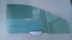 Стекло правая перед volvo v40 s40 00-04r фото №1