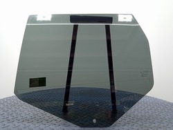 Jeep grand cherokee wk2 стекло дверь зад левая фото №1