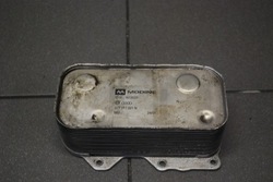 Радіаторів масла audi a6 a8 4.2 077117021n фото №1