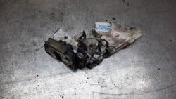 Замок двері праві зад nissan terrano ii 2.4b 94r фото №1