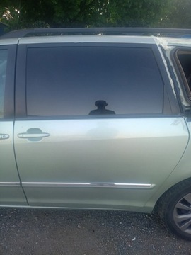 Скло лівий зад toyota sienna 06-10r limited фото №1