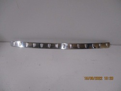 Планка кришки хром mercedes b клас a2468854500 фото №1