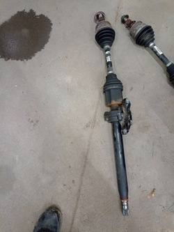 Opel zafira c 2.0cdti піввісь права автомат фото №1